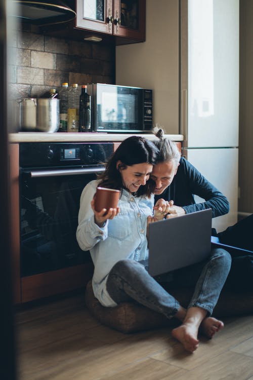 A couple buying grocery online in quarantine