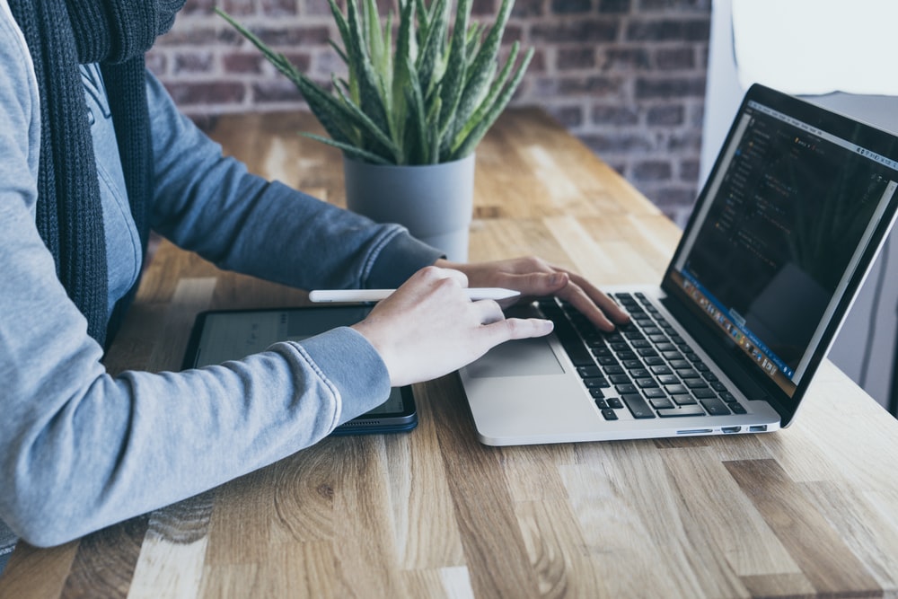 Woman selling eBooks online